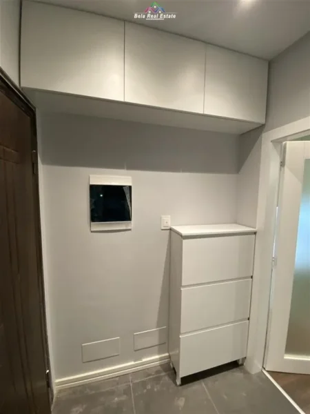 Tirane, jepet me qera apartament 2+1 Kati 5, 100 m² 800 € (liqeni i thate)