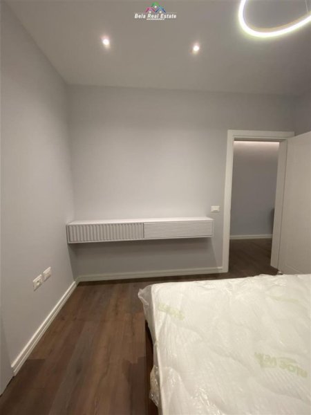 Tirane, jepet me qera apartament 2+1 Kati 5, 98 m² 700 € (liqeni i thate)
