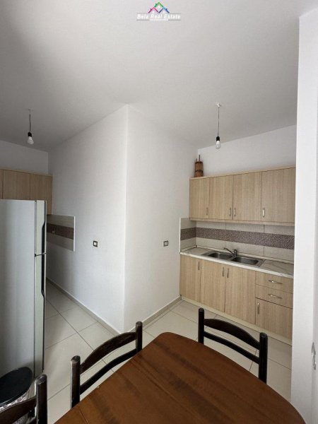 Tirane, jepet me qera apartament 2+1 Kati 5, 100 m² 550 € (Rruga e Elbasanit)