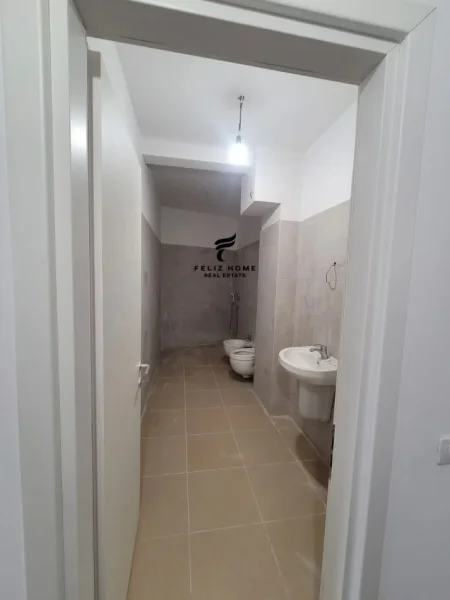 Tirane, shitet apartament 2+1+Ballkon Kati 1, 94 m² 223.000 € (RRUGA BARRIKADAVE)