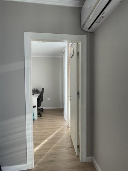 Tirane, jepet me qera apartament 2+1 Kati 3, 75 m² 450 € (Yzberisht)