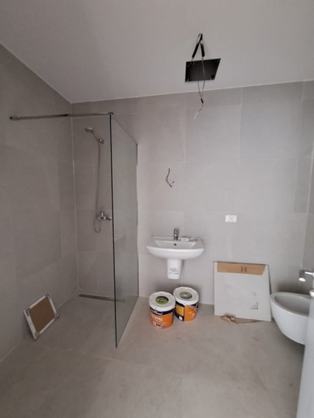 Tirane, jepet me qera apartament 1+1+Ballkon , 82 m² 700 € (LIQENI I TIRANES, RRUGA KOSOVAREVE)
