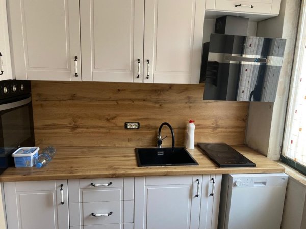 Tirane, jepet me qera apartament 1+1 Kati 1, 50 m² 700 € (Sheshi Willson)