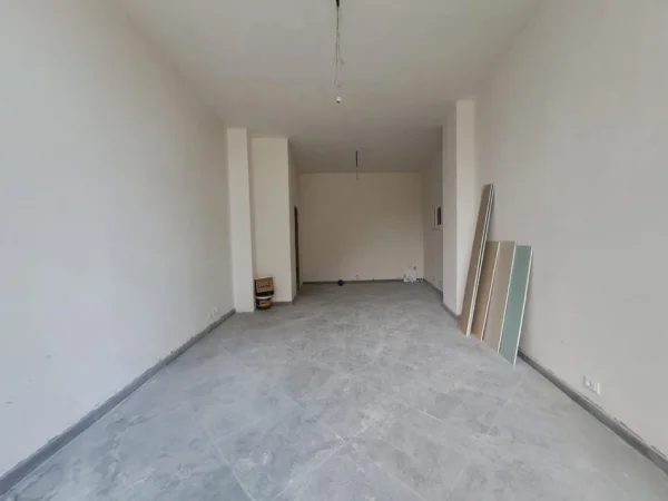 Tirane, jepet me qera dyqan Kati 0, 40 m² 1.000 € (LAKE VIEW RESIDENCE , LIQENI I TIRANES)