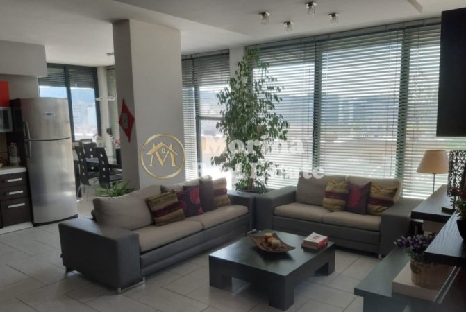 Tirane, jepet me qera apartament 3+1 Kati 6, 193 m² 900 € (21 Dhjetori)