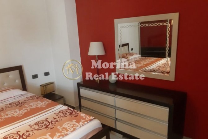 Tirane, jepet me qera apartament 3+1 Kati 6, 193 m² 900 € (21 Dhjetori)