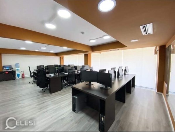 Tirane, jepet me qera zyre Kati 2, 200 m² 3.500 € (BLLOKU)
