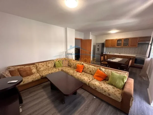 Tirane, jepet me qera apartament 2+1 Kati 1, 94 m² 400 € (Rruga "Misto Mame")