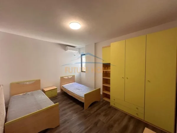 Tirane, jepet me qera apartament 2+1 Kati 1, 94 m² 400 € (Rruga "Misto Mame")