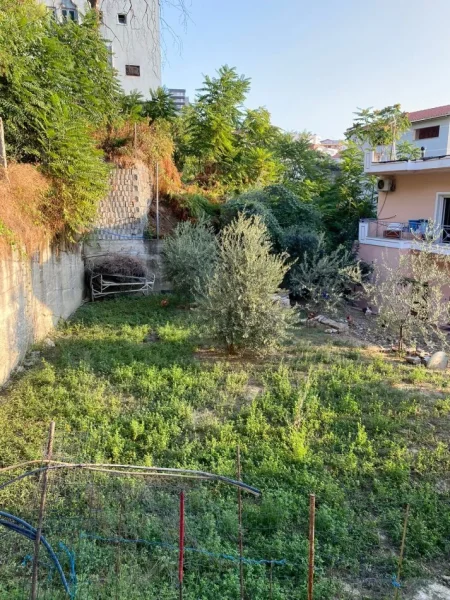Tirane, shitet truall , 300 m² 90.000 € (Rruga e Elbasanit)