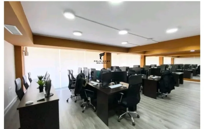 Tirane, jepet me qera zyre Kati 1, 200 m² 3.000 € (BLLOKU)
