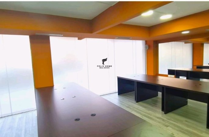 Tirane, jepet me qera zyre Kati 1, 200 m² 3.000 € (BLLOKU)