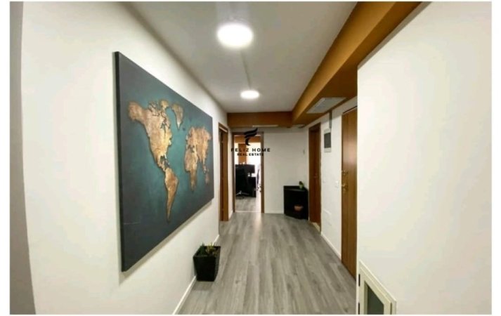 Tirane, jepet me qera zyre Kati 1, 200 m² 3.000 € (BLLOKU)