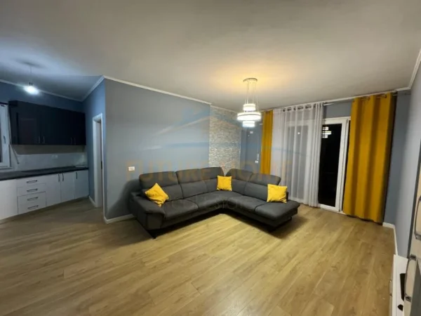 Tirane, shitet apartament 3+1+Ballkon Kati 1, 144 m² 252.000 € (Prane Kopshtit Zoologjik,Tiranë)