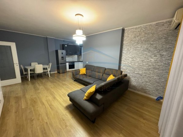 Tirane, shitet apartament 3+1+Ballkon Kati 1, 144 m² 252.000 € (Prane Kopshtit Zoologjik,Tiranë)