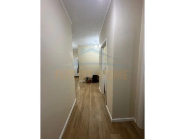 Tirane, shitet apartament 3+1+Ballkon Kati 1, 144 m² 252.000 € (Prane Kopshtit Zoologjik,Tiranë)