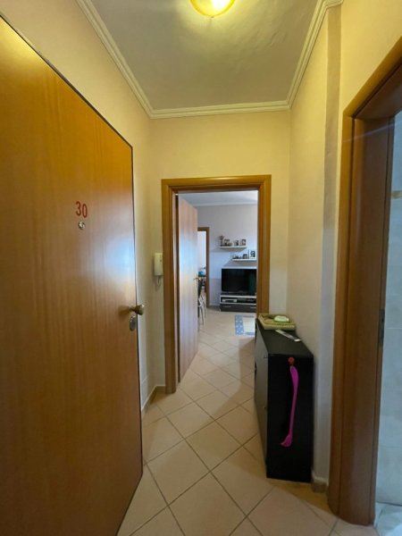 Tirane, shitet apartament 1+1+Ballkon Kati 5, 60 m² 150.000 € (qender)