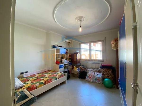 Tirane, shitet apartament 3+1 Kati 1, 119 m² 170.000 € (Linze)