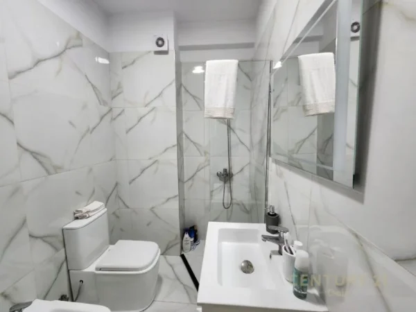 Tirane, shes apartament 1+1 Kati 2, 80 m² 165.000 € (Rruga e dibres)