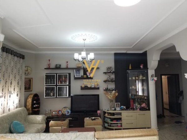 Tirane, jepet me qera Vile Kati 0, 500 m² 3.700 € (SELITE)