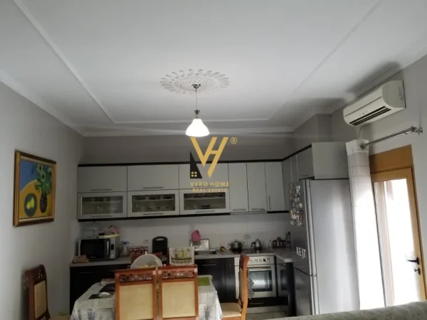 Tirane, jepet me qera Vile Kati 0, 500 m² 3.700 € (SELITE)