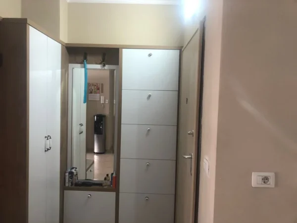 Tirane, jepet me qera apartament 3+1 Kati 3, 124 m² 550 € (Astir)