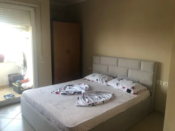 Tirane, jepet me qera apartament 3+1 Kati 3, 124 m² 550 € (Astir)