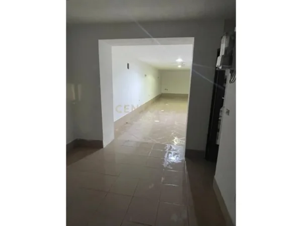 Tirane, jepet me qera dyqan Kati -1, 