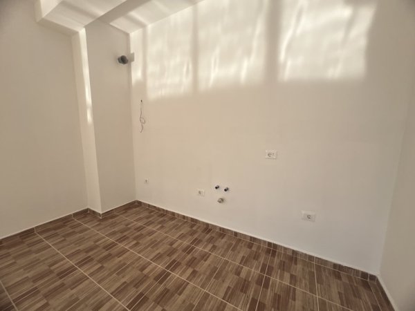 Tirane, shitet apartament 2+1+Ballkon , 98 m² 146.700 € (Jordan Misja)