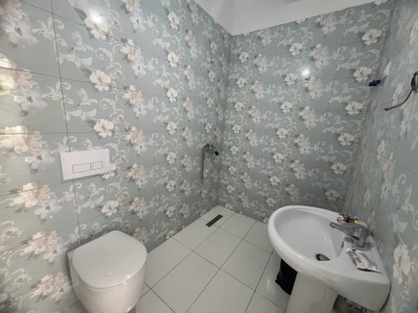 Tirane, shitet apartament 2+1+Ballkon , 98 m² 146.700 € (Jordan Misja)