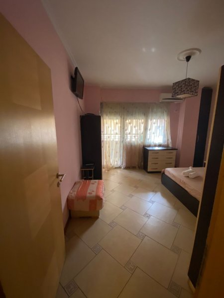 Tirane, jepet me qera apartament 2+1 Kati 3, 90 m² 650 € (Selvia)