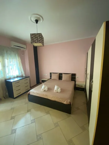 Tirane, jepet me qera apartament 2+1 Kati 3, 90 m² 650 € (Selvia)