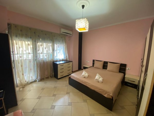 Tirane, jepet me qera apartament 2+1 Kati 3, 90 m² 650 € (Selvia)