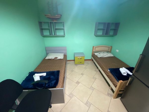 Tirane, jepet me qera apartament 2+1 Kati 3, 90 m² 650 € (Selvia)