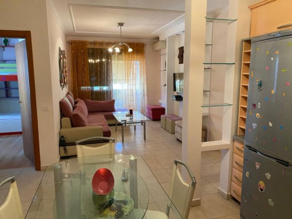 Tirane, jepet me qera apartament 2+1+2 Kati 5, 95 m² 650 € (RRUGA E ELBASANIT)