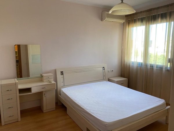 Tirane, jepet me qera apartament 2+1+2 Kati 5, 95 m² 650 € (RRUGA E ELBASANIT)