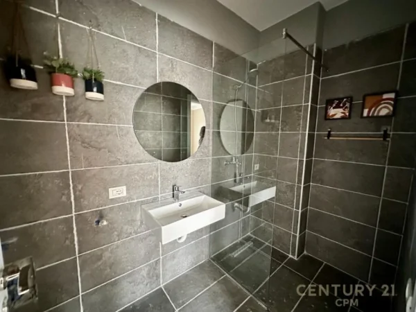Tirane, shes apartament 2+1+Ballkon Kati 2, 105 m² 235.000 € (Frosina Plaku)