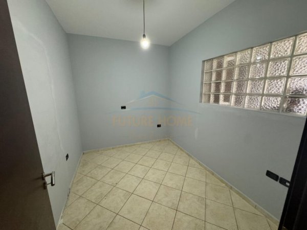 Tirane, jepet me qera apartament 2+1+Ballkon Kati 6, 93 m² 700 € (Sheshi Willson)