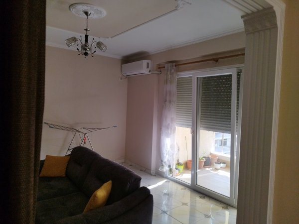 Tirane, jepet me qera apartament 3+1+Ballkon Kati 3, 120 m² 700 € (Kopështi botanik)