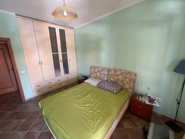Tirane, jepet me qera apartament 1+1 Kati 8, 85 m² 600 € (Square 21)