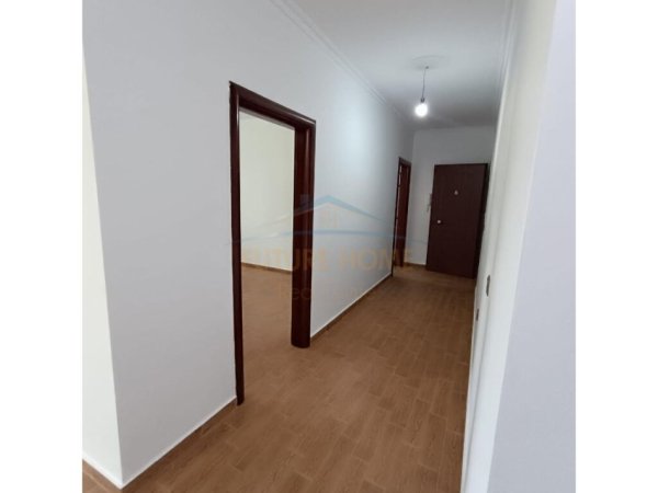 Vlore, shitet apartament 2+1 Kati 2, 106 m² 200.000 € (Lungomare)