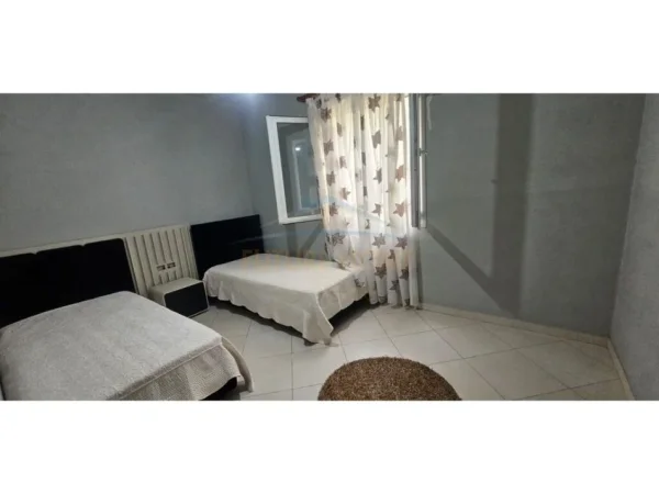 Vlore, shitet shtepi 3+1+ Oficine, Kati 0, 300 m² 140.000 € (Fabrika e Tullave)  RV44054