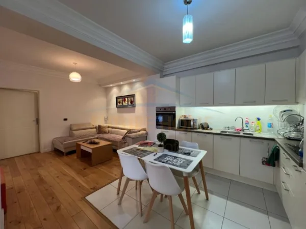 Tirane, jepet me qera apartament 2+1 Kati 3, 90 m² 450 € (Unaza e Re.)