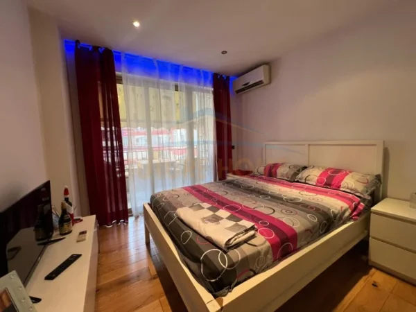 Tirane, jepet me qera apartament 2+1 Kati 3, 90 m² 450 € (Unaza e Re.)