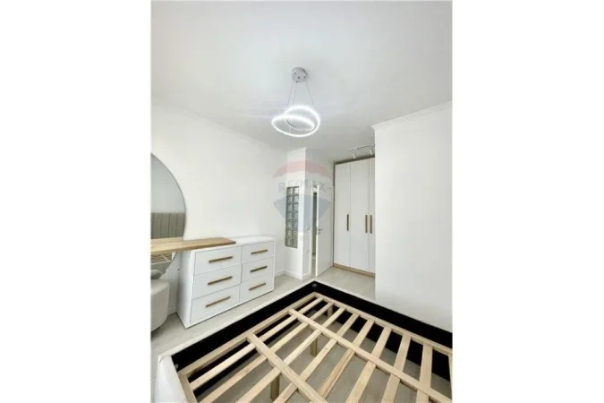 Tirane, jepet me qera 1+1+Ballkon Kati 6, 83 m² 800 € (Sami Frasheri)