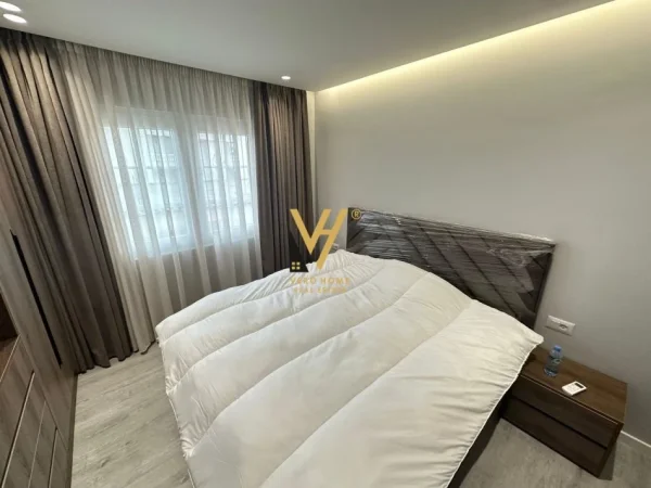 Tirane, jepet me qera Vile 3 Katshe Kati 0, 420 m² 3.000 € (RRUGA E ELBASANIT)