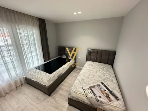 Tirane, jepet me qera Vile 3 Katshe Kati 0, 420 m² 3.000 € (RRUGA E ELBASANIT)