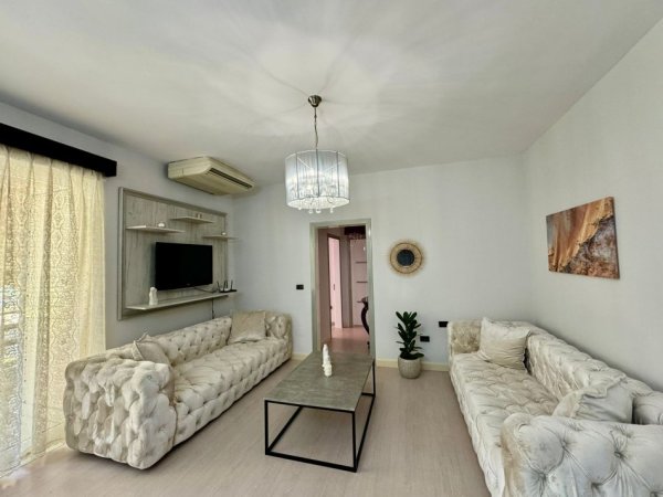 Tirane, jepet me qera apartament 2+1 Kati 2, 97 m² 650 € (EDUART MANO)