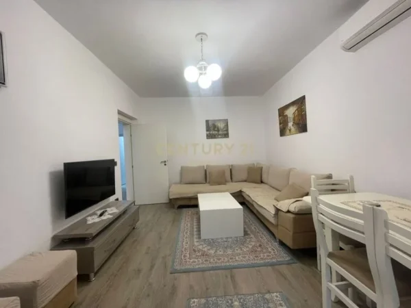 Tirane, jepet me qera apartament 2+1 Kati 3, 69 m² 600 € (vasil shanto)