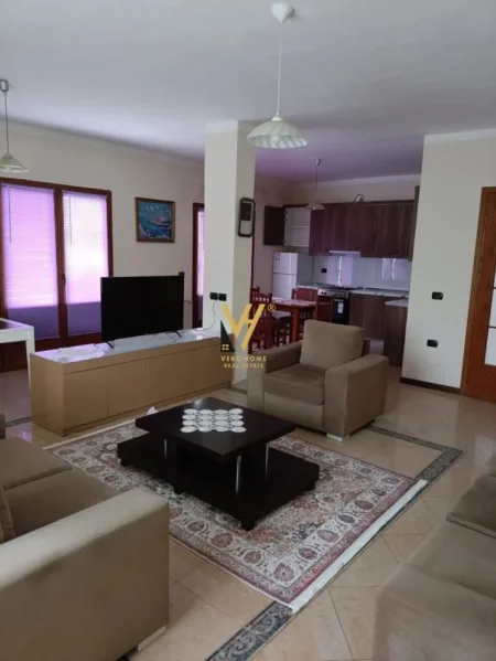 Tirane, jepet me qera shtepi 3+1+Ballkon Kati 0, 190 m² 1.000 € (SELITE)